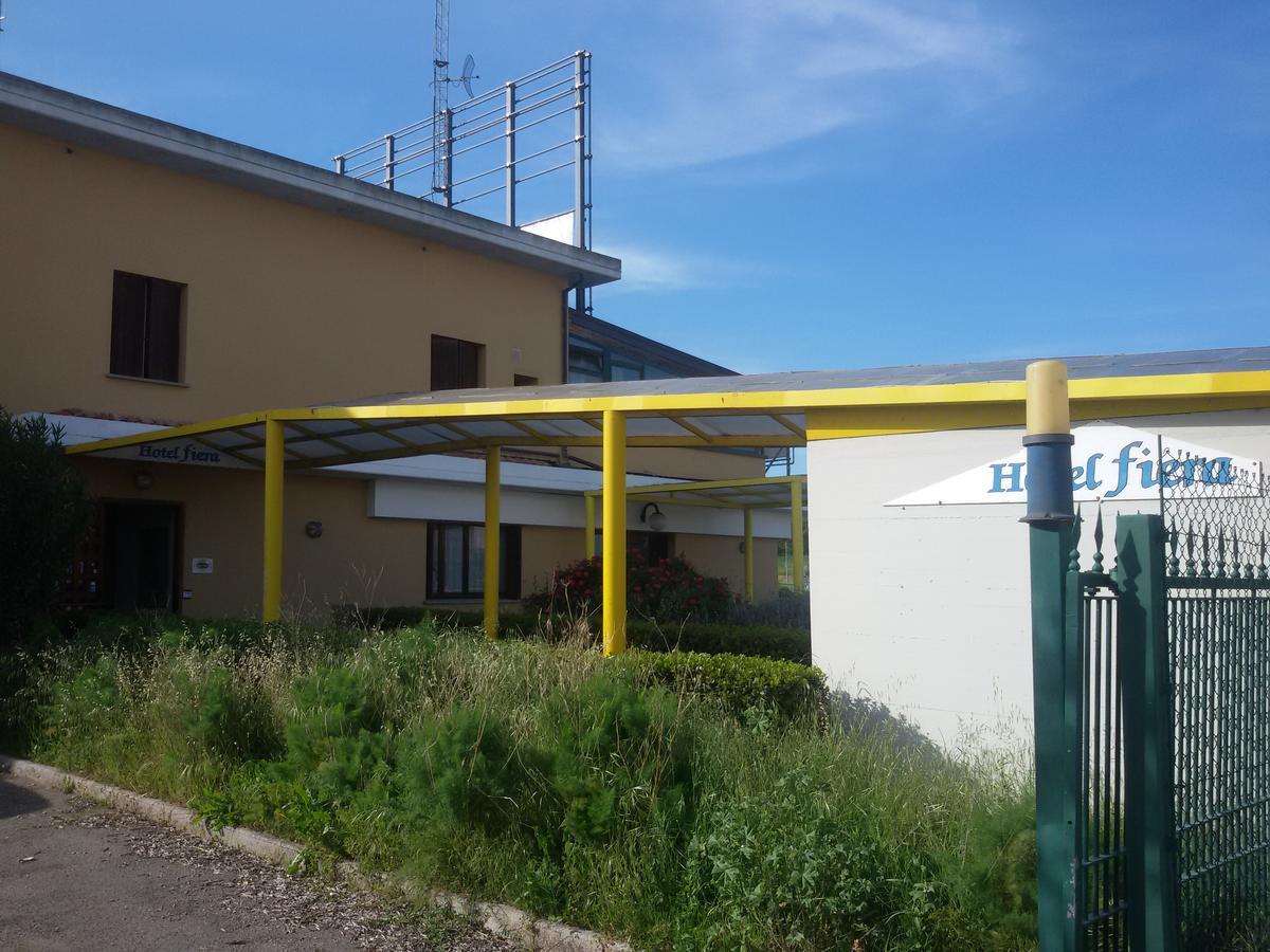 Hotel Fiera Pesaro Buitenkant foto